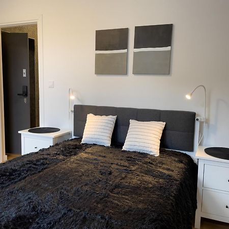 Urban Apartments Premium No 3, Free Private Parking, Self Check-In 霍茹夫 外观 照片