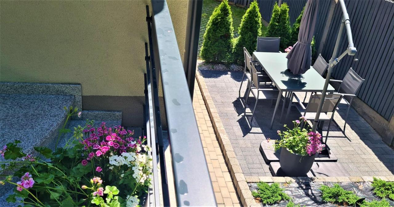 Urban Apartments Premium No 3, Free Private Parking, Self Check-In 霍茹夫 外观 照片